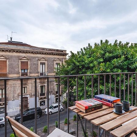 Ursino Apartment With Balcony By Wonderful Italy Катания Екстериор снимка