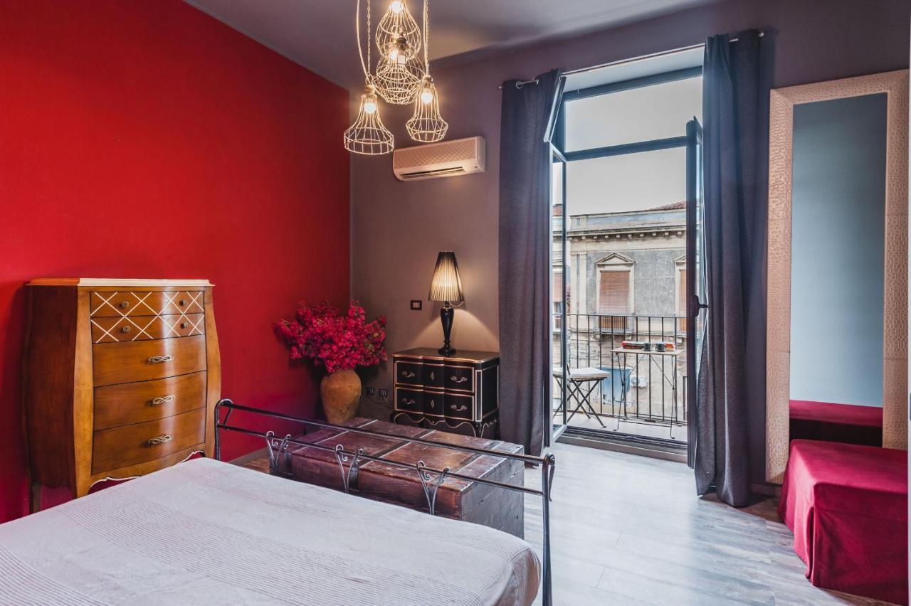 Ursino Apartment With Balcony By Wonderful Italy Катания Екстериор снимка
